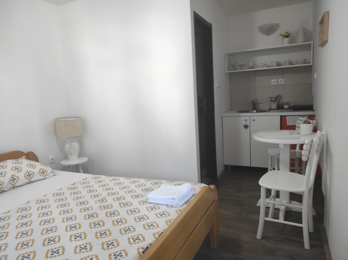 Hostelche Guest House سميديريفو المظهر الخارجي الصورة