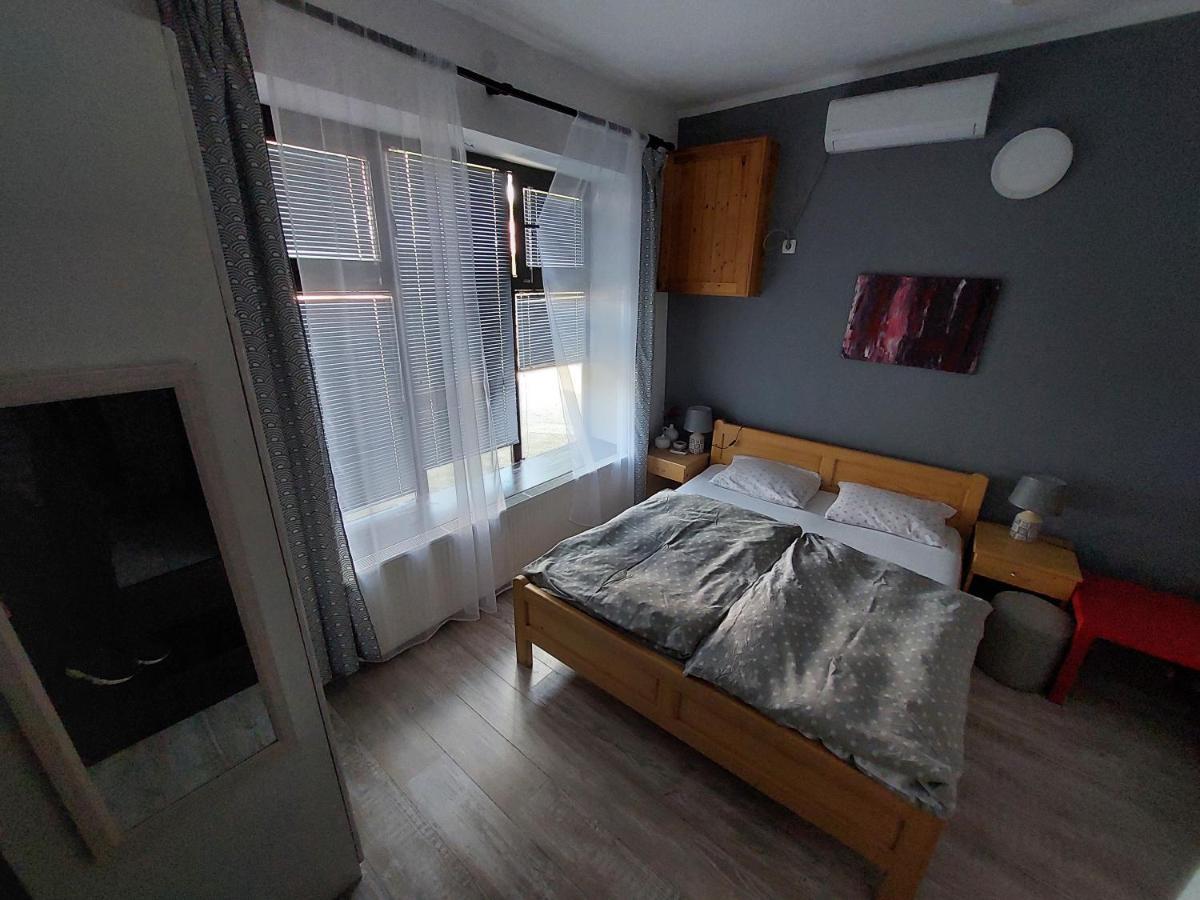 Hostelche Guest House سميديريفو المظهر الخارجي الصورة