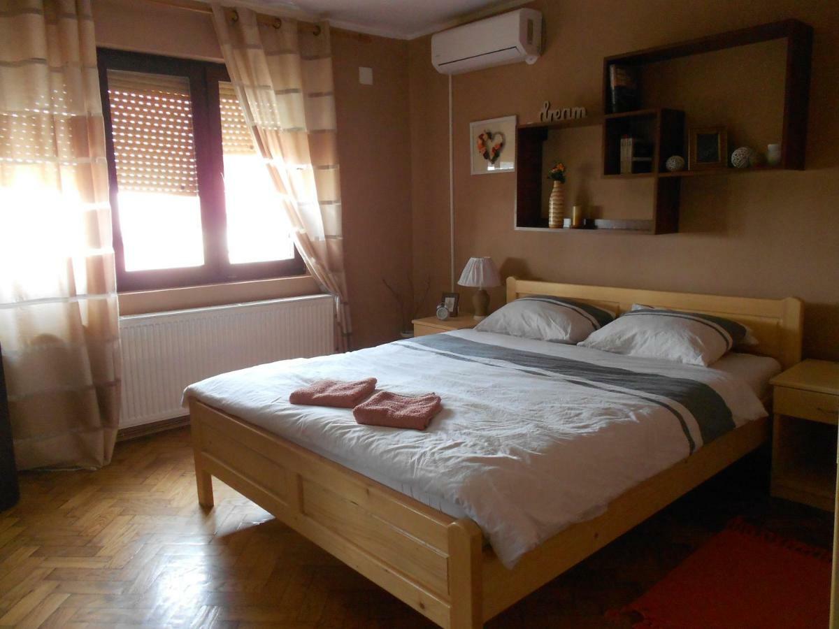 Hostelche Guest House سميديريفو المظهر الخارجي الصورة