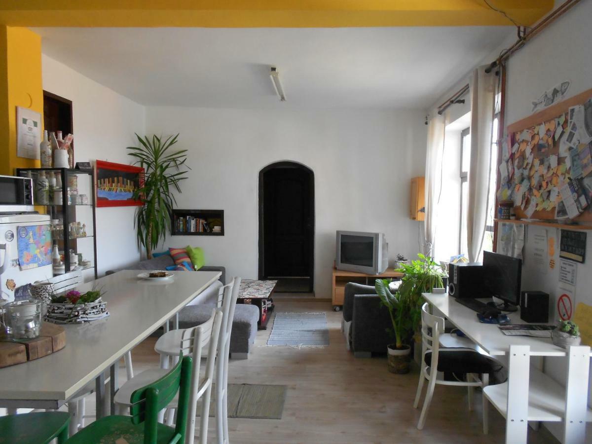 Hostelche Guest House سميديريفو المظهر الخارجي الصورة